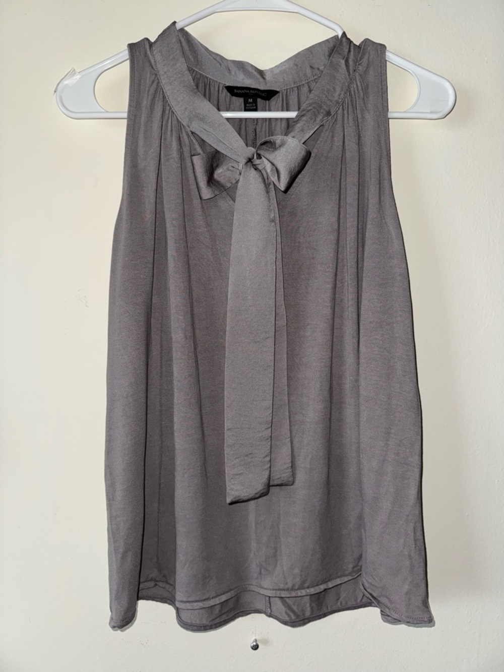 Banana Republic Gray Tie-Neck Sleeveless Camisole